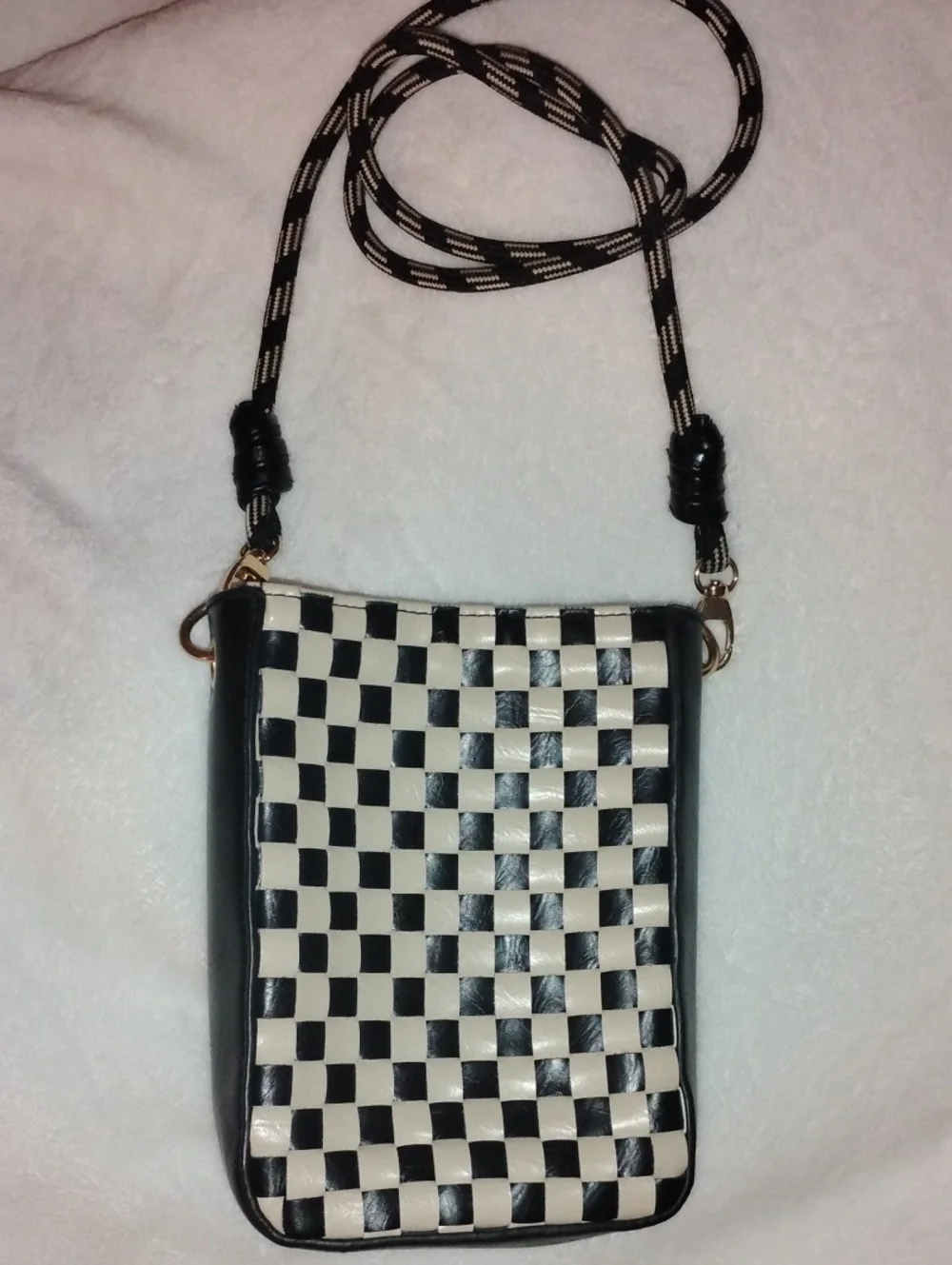 Black & Cream Checked Crossbody Bag - Sleek Women’s Shoulder Bag